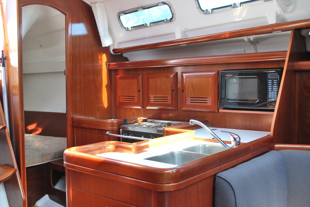 Galley flying dragon
